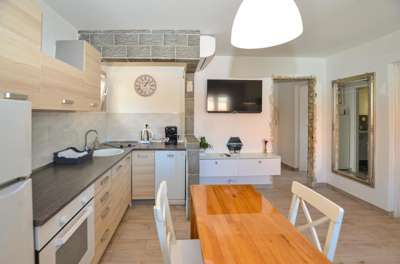 Apartments Iris Ρόβινι Εξωτερικό φωτογραφία