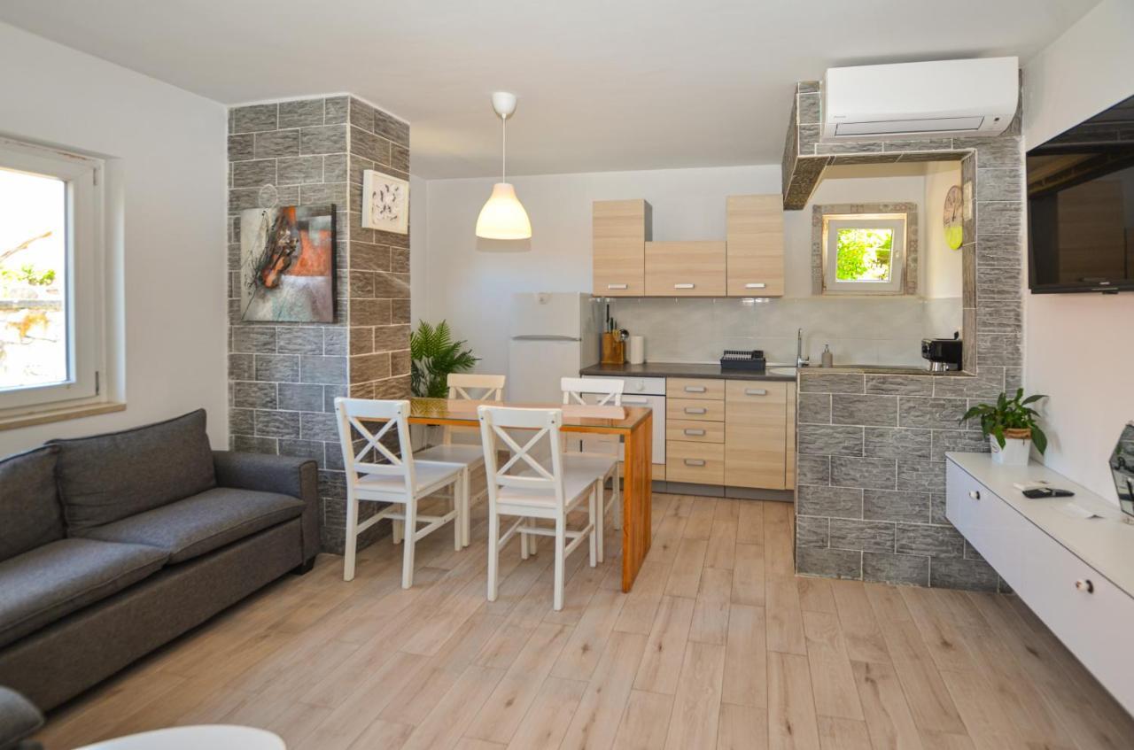 Apartments Iris Ρόβινι Εξωτερικό φωτογραφία